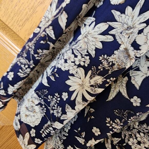 Joie De Vivre Navy Blue and Ivory Floral Top Flutter Sleeve Plus Size 1X Ruffles - Picture 5 of 11